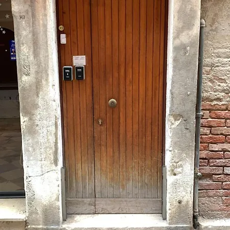 With Private Bathroom Stella 2 Bed and Breakfast Βενετία